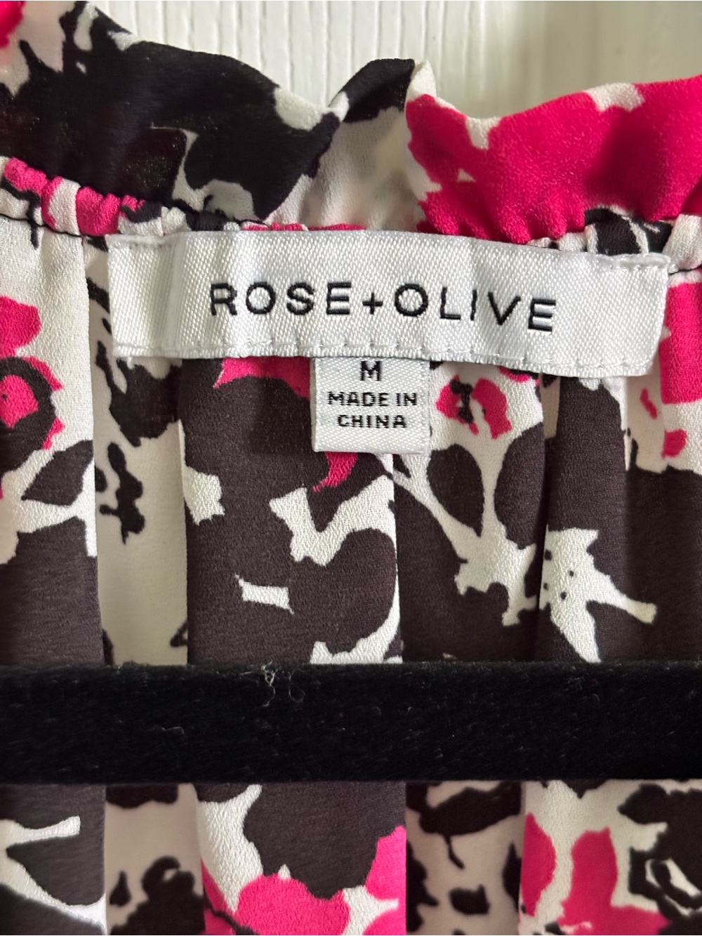 Rose & Olive Pink Black and White Floral V-Neck Long Sleeve Blouse - Picture 4 of 5